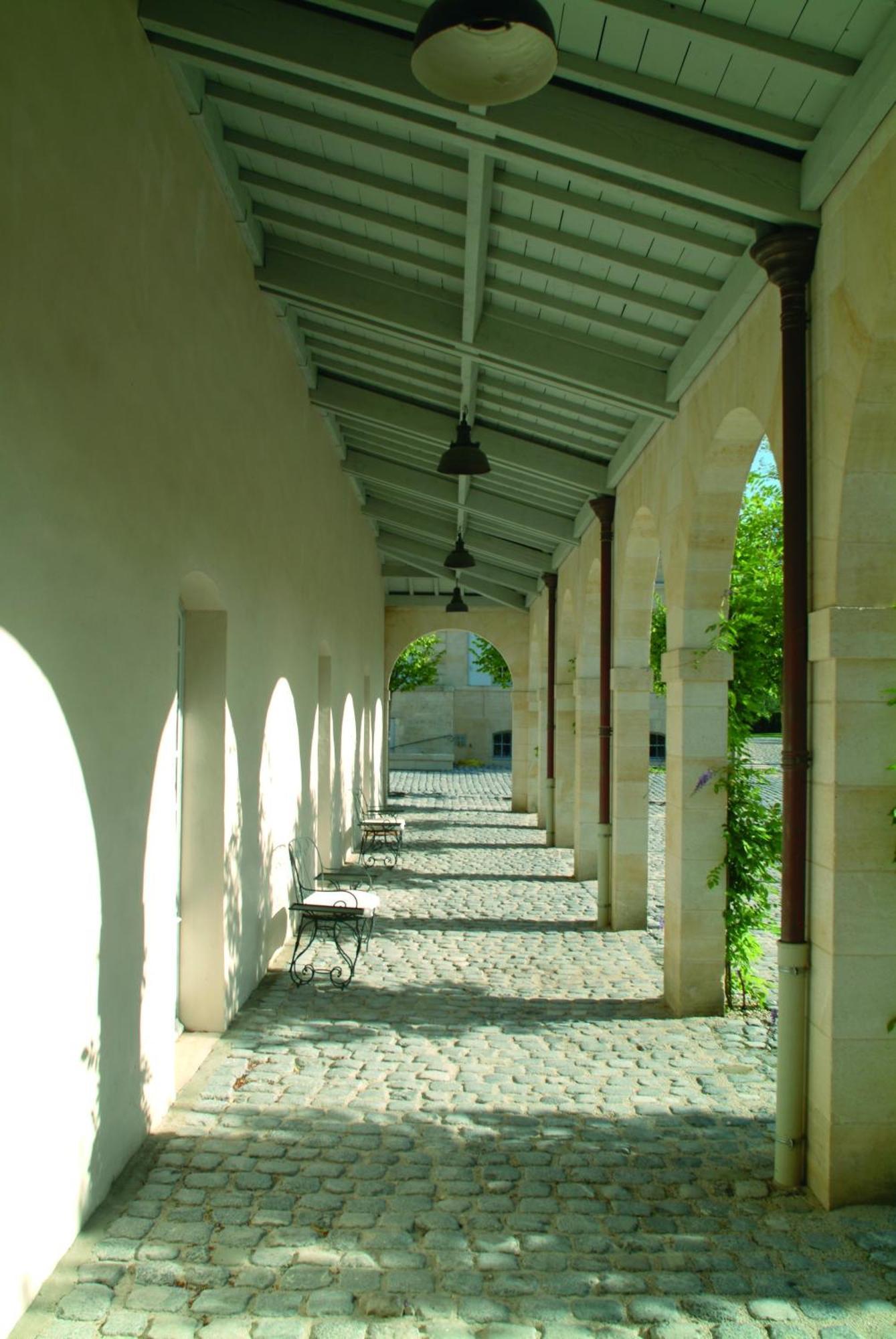 Chateau Du Tertre Arsac Bagian luar foto